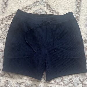 Lululemon textured double knit Cotten shorts